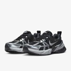Nike women’s Black and Gray Athletic Shoes